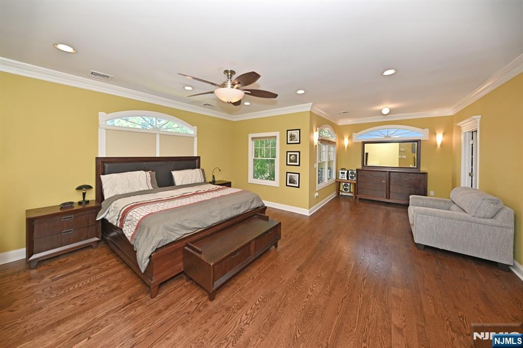 738 Grant Avenue - Photo 3