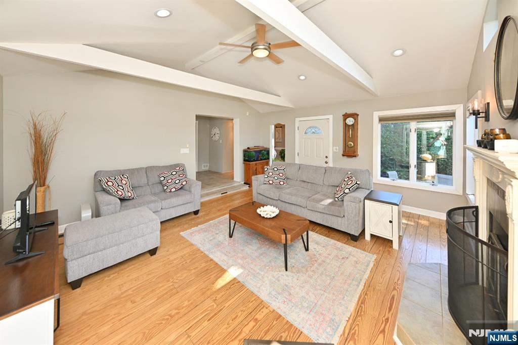 738 Grant Avenue — photo 8