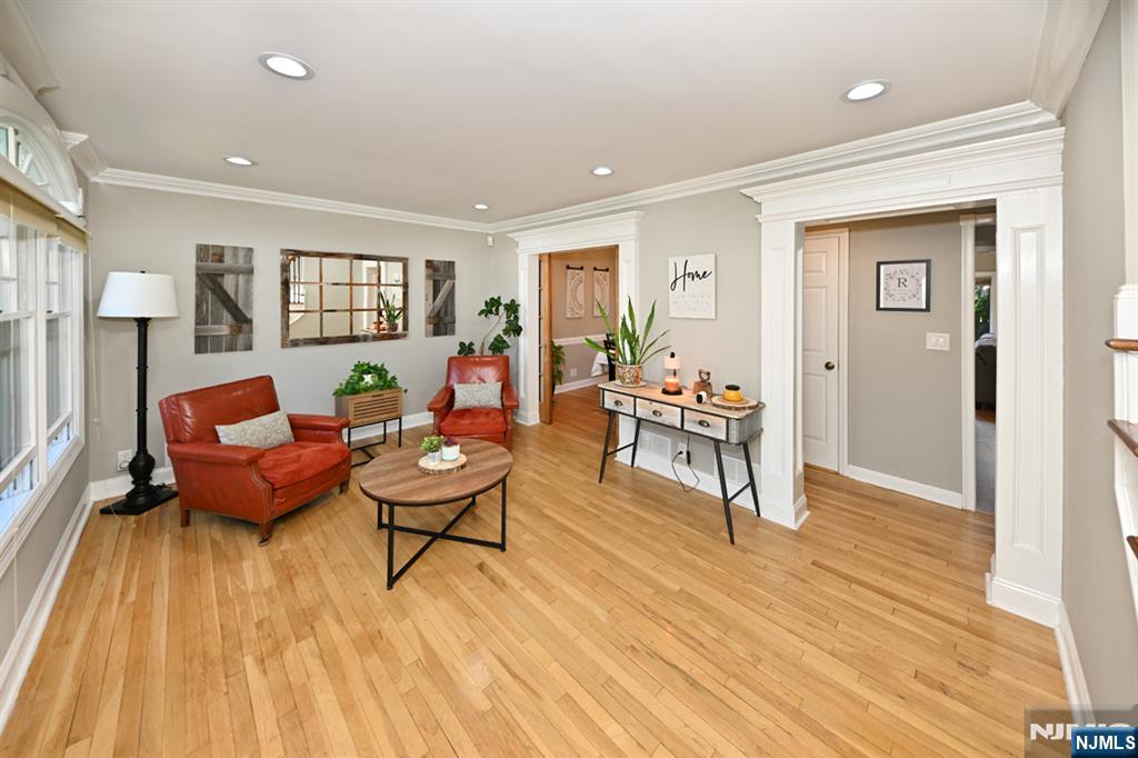 738 Grant Avenue — photo 9