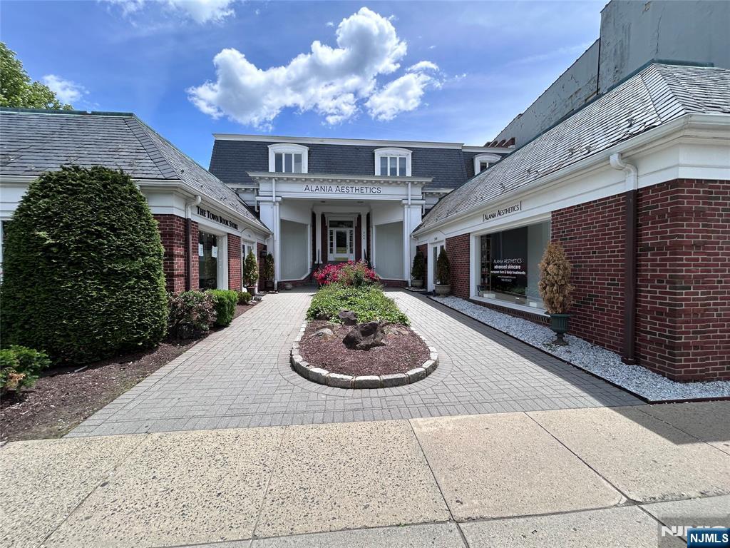 266 E Broad Street - Photo 1