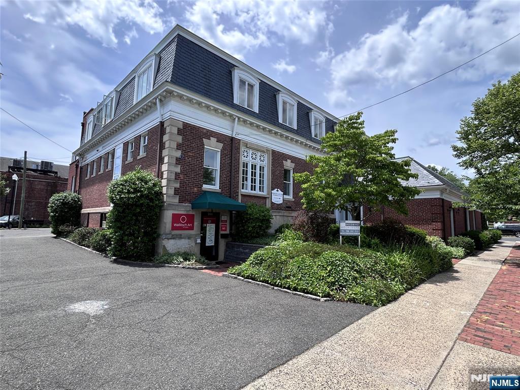 266 E Broad Street - Photo 5