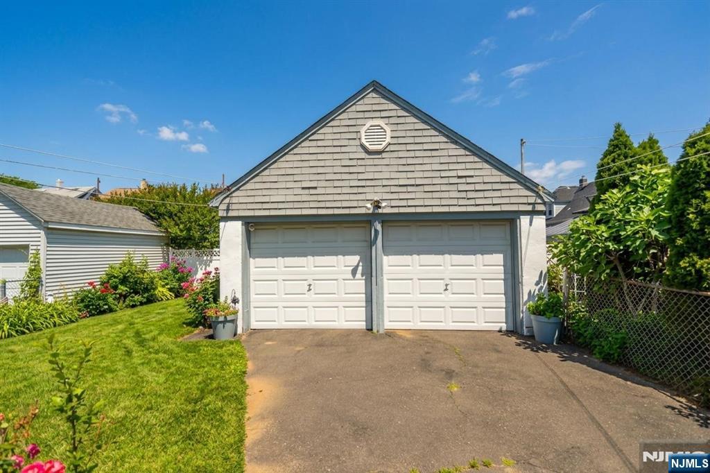 82 Christie Avenue - Photo 2
