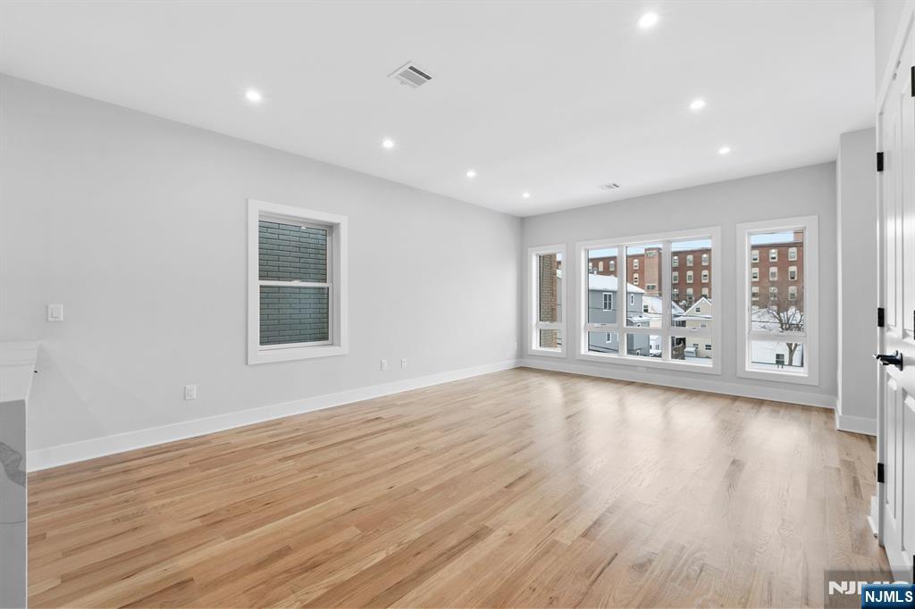 441 John Street - Photo 3