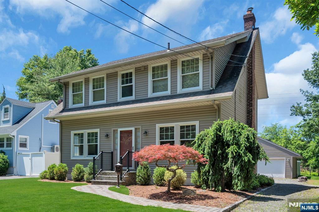 122 Herbert Avenue - Photo 2