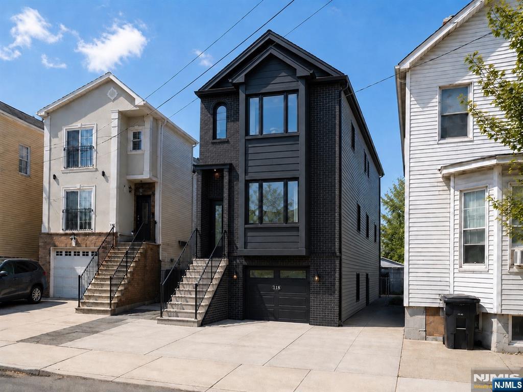 313 Warren Street - Photo 1