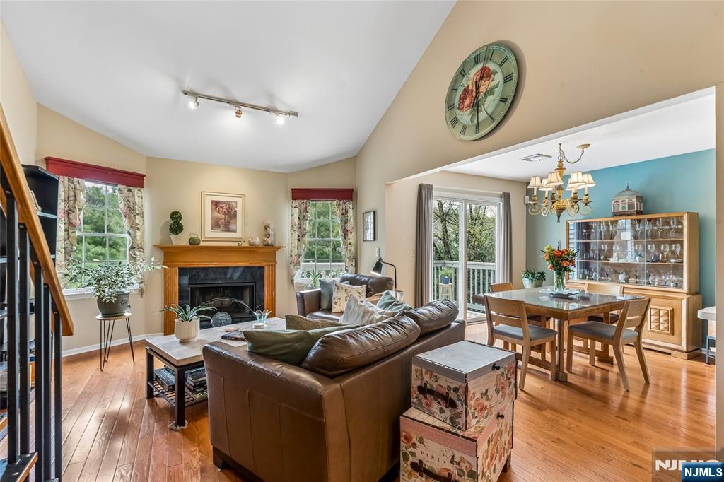 8 Quartz Lane - Photo 2