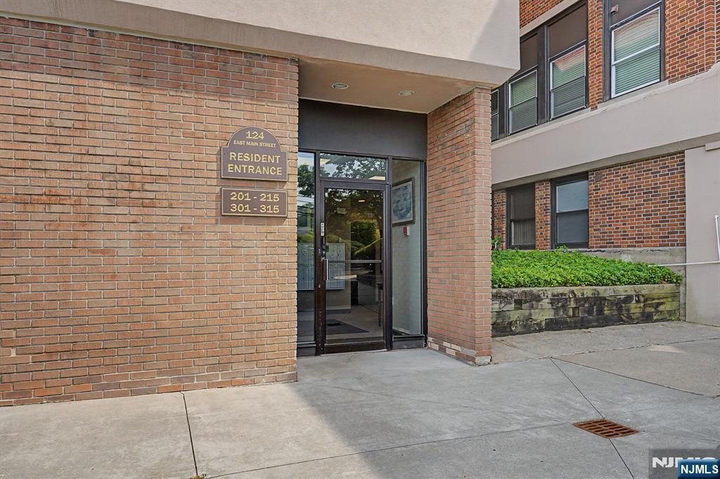 124 E Main Street 305 - Photo 1