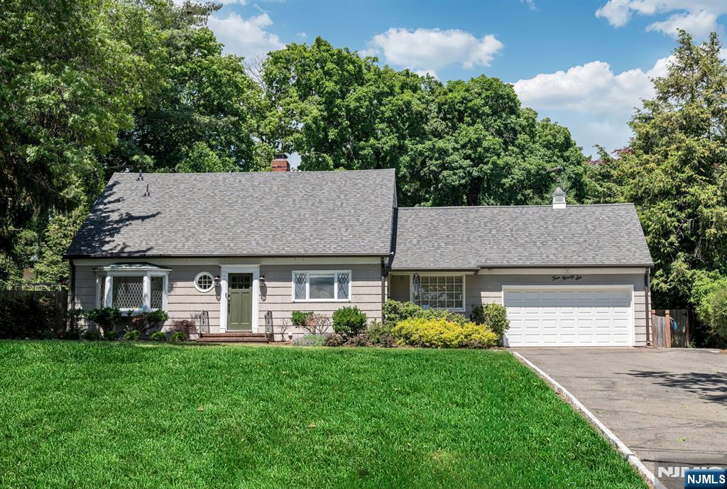 496 Lincoln Avenue - Photo 1
