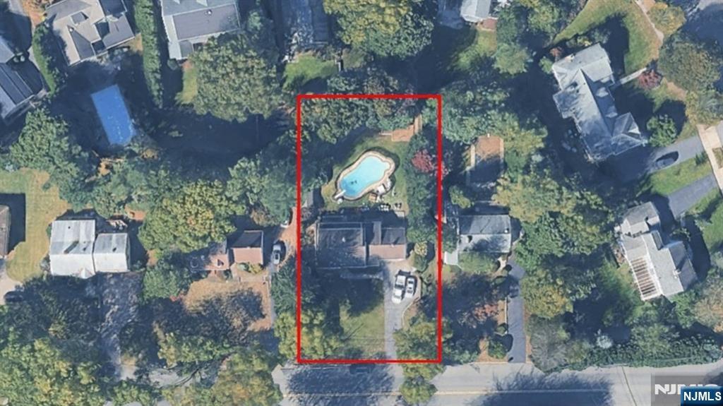 496 Lincoln Avenue - Photo 2