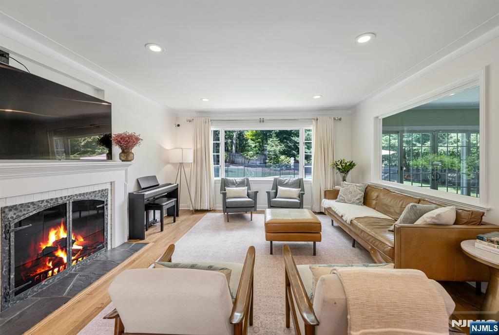 496 Lincoln Avenue - Photo 4