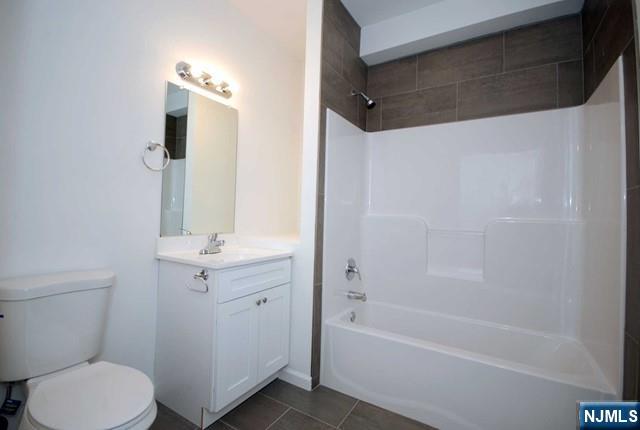 754 Paterson Avenue 1 - Photo 4