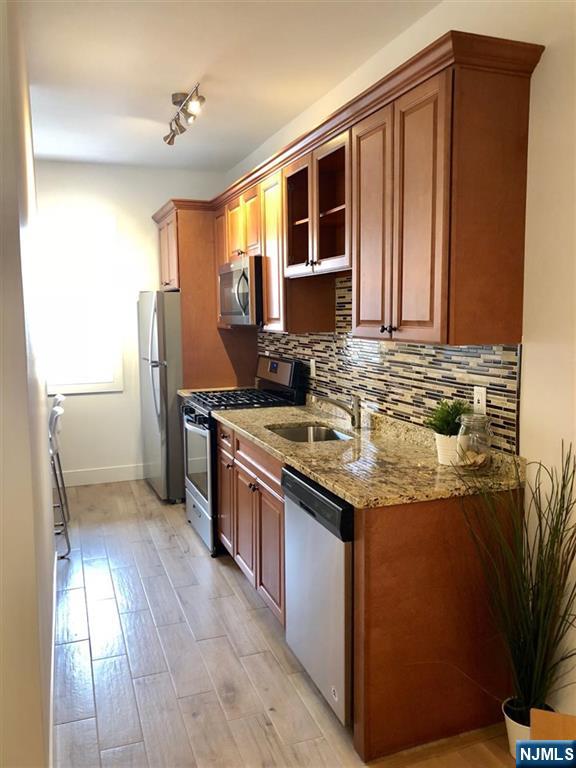 24 49th Street