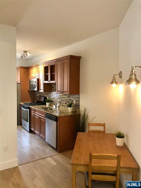 24 49th Street