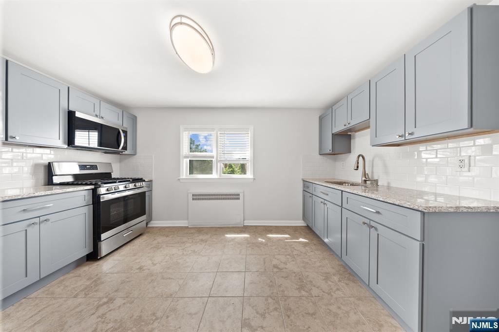 81 Grant Avenue 2 - Photo 2