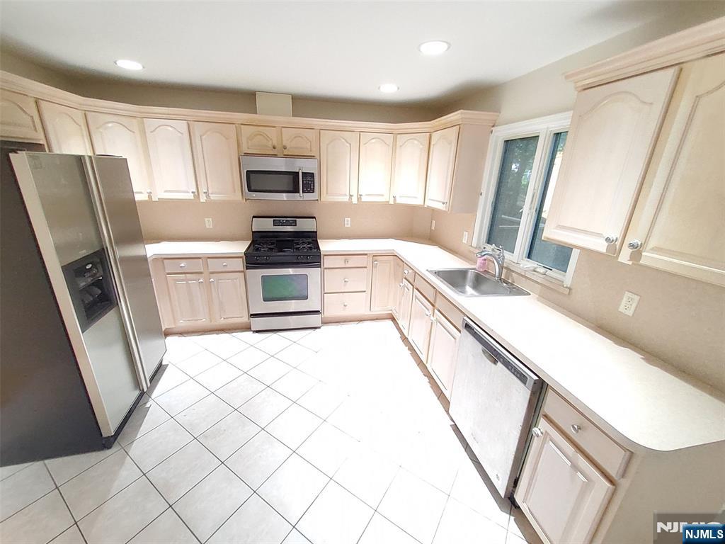 393 Washington Avenue — photo 7