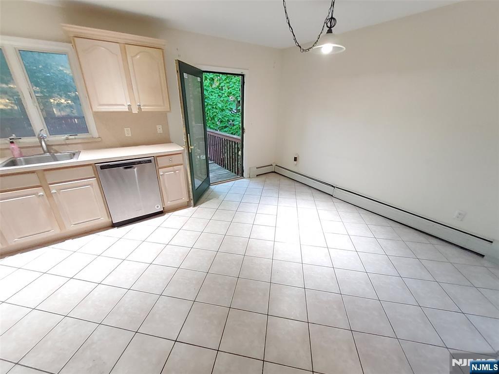 393 Washington Avenue — photo 9