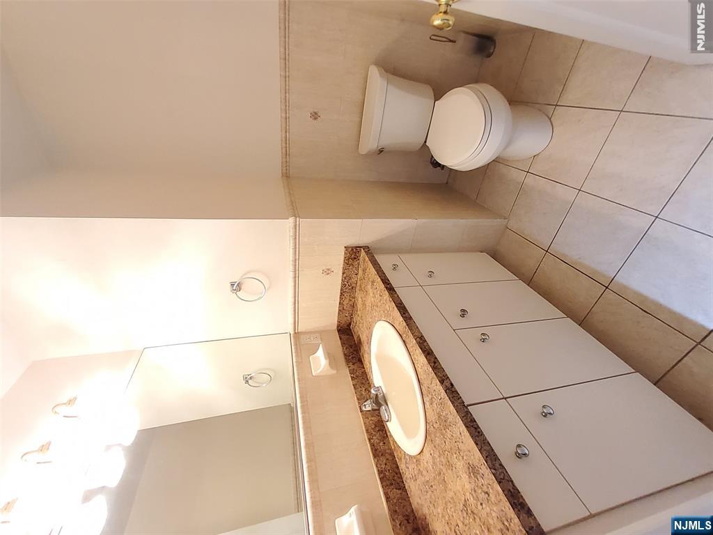 393 Washington Avenue — photo 10