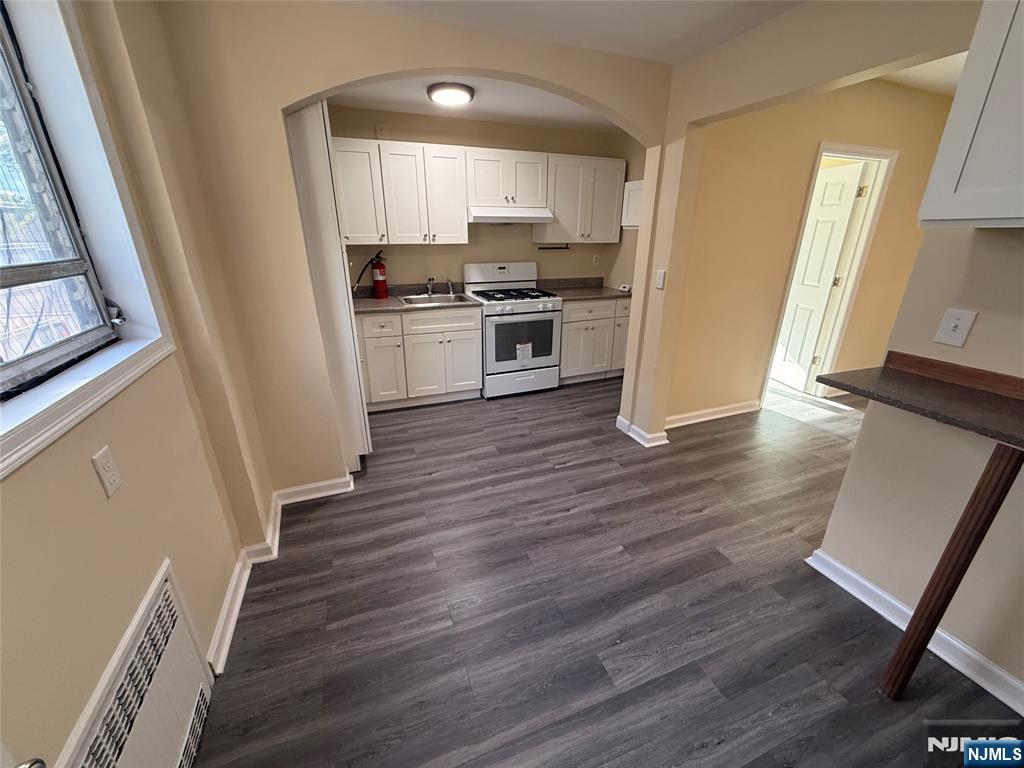 17 Westview Terrace, Teaneck, NJ 07666 Listing Photo  10