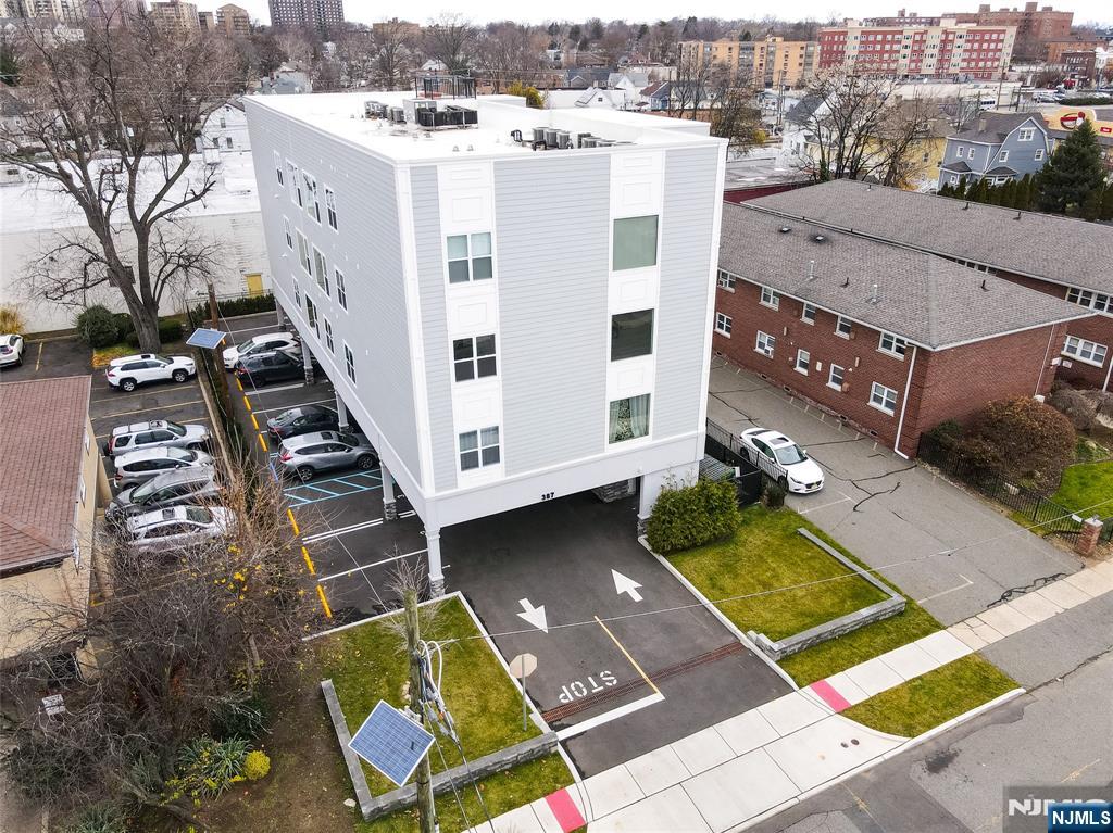 387 Park Street 302 - Photo 2