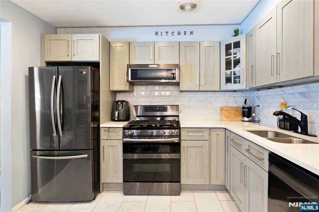 398 Hoover Avenue #185