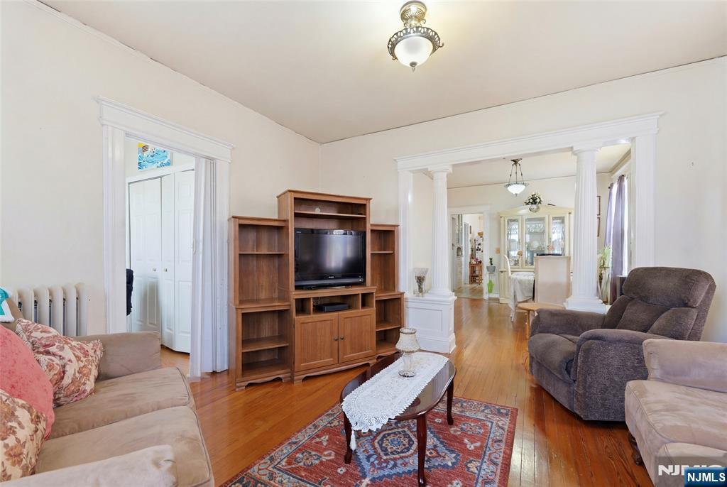31 Division Avenue