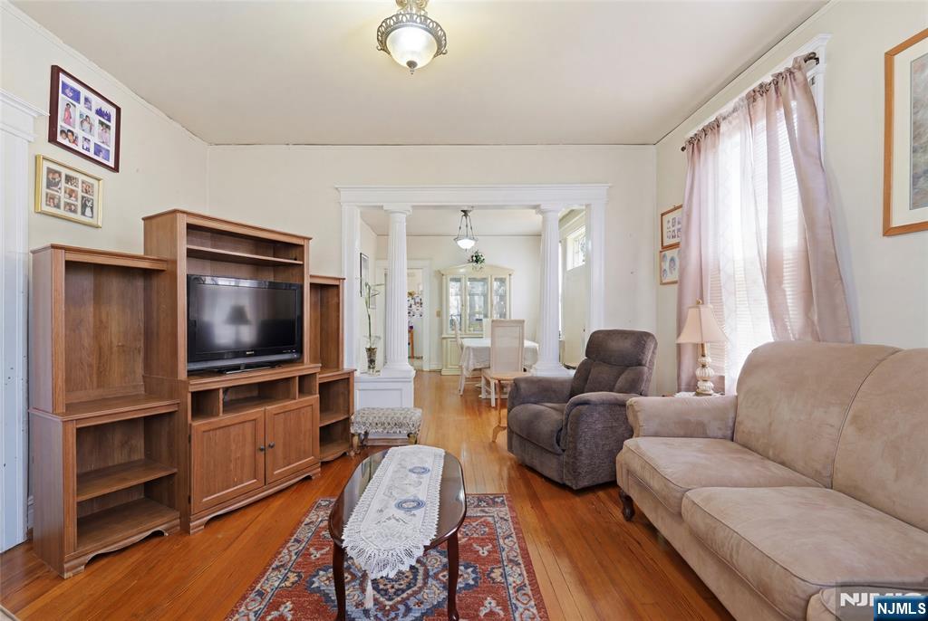 31 Division Avenue