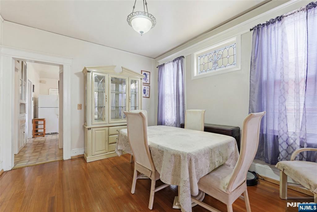 31 Division Avenue