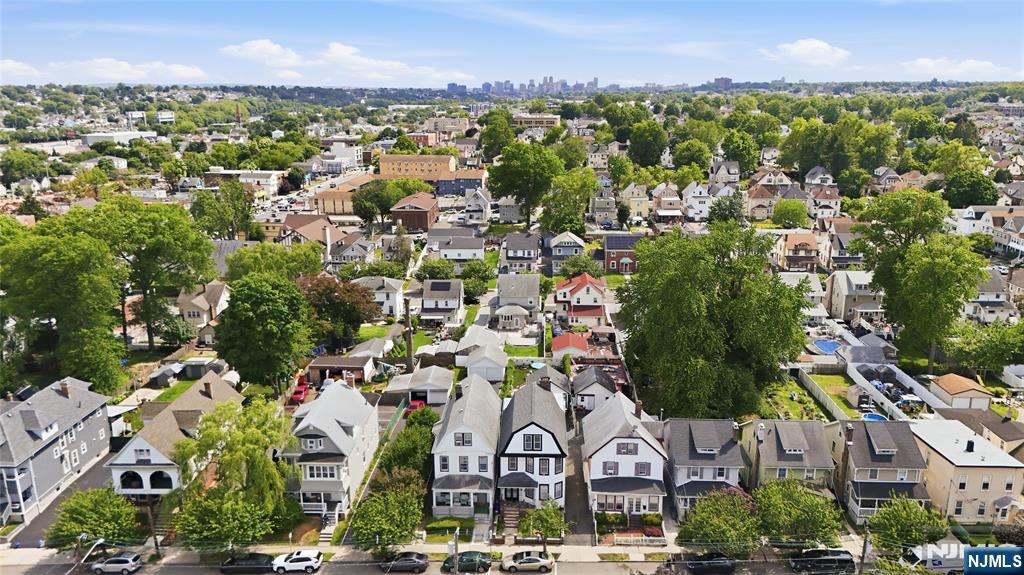 31 Division Avenue