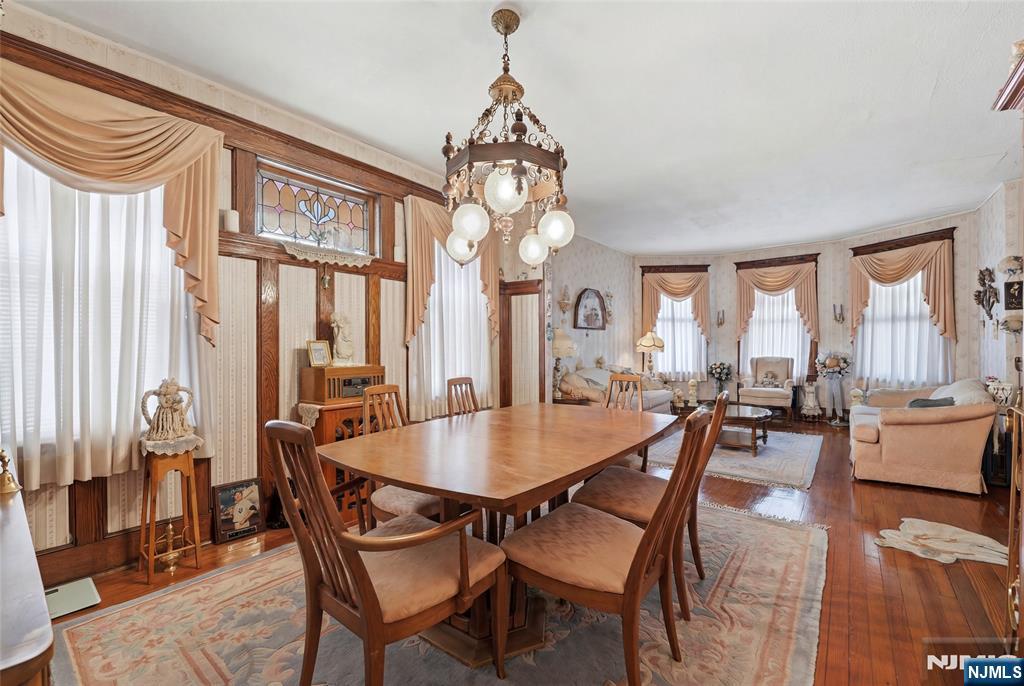 31 Division Avenue