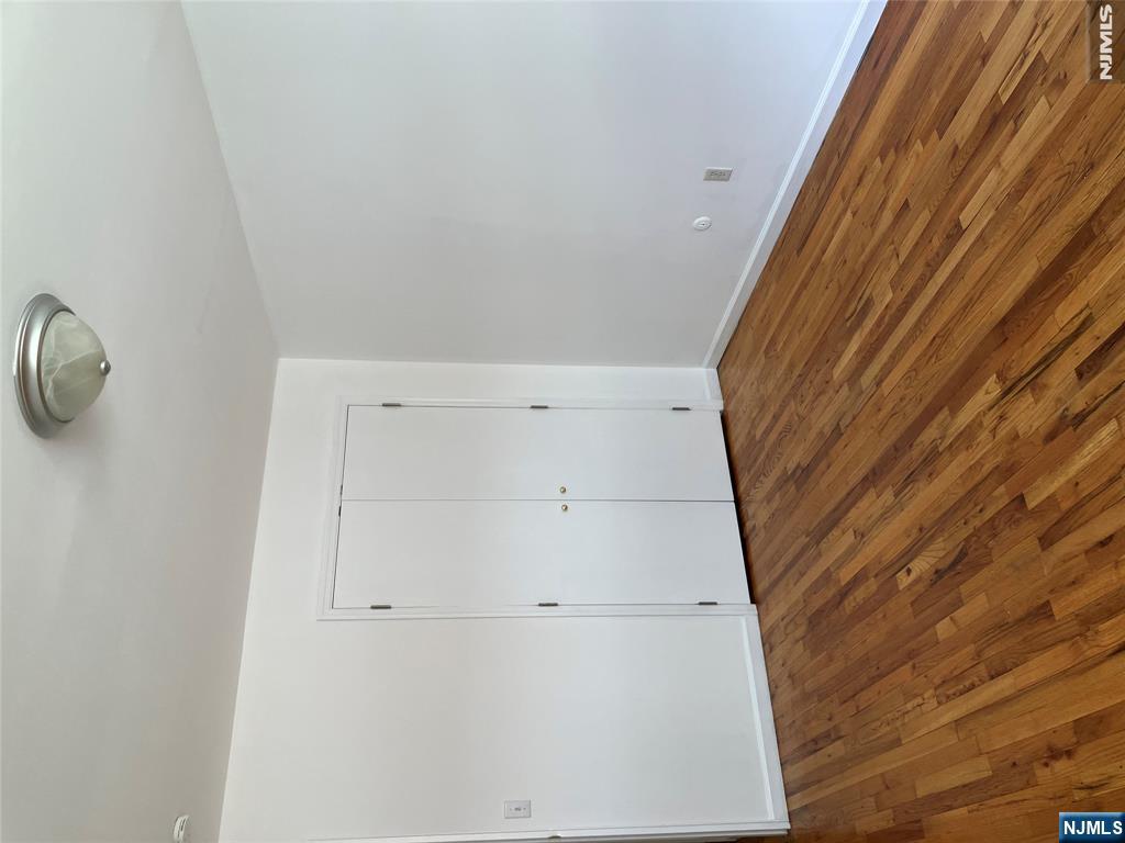 154 Rothwell Avenue 2B - Photo 3