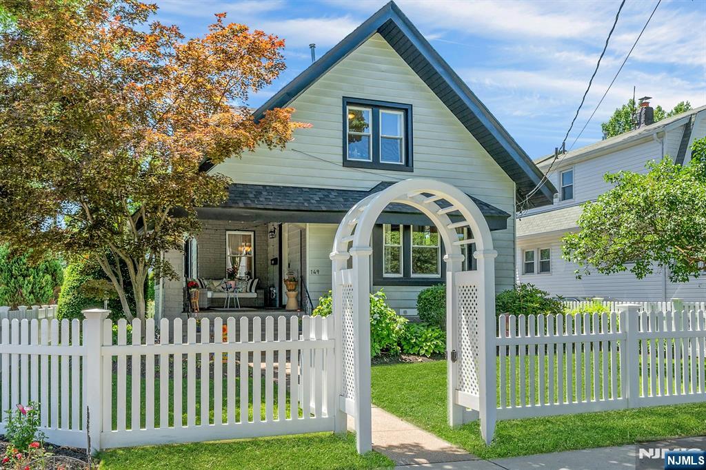 149 Elm Avenue - Photo 1