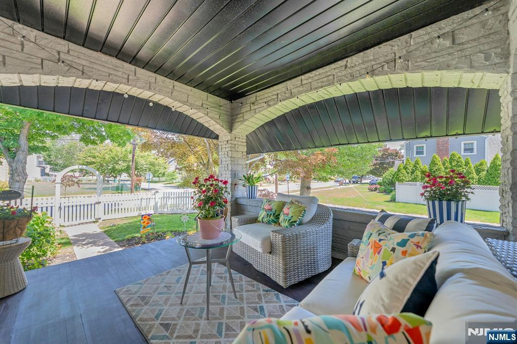 149 Elm Avenue - Photo 4