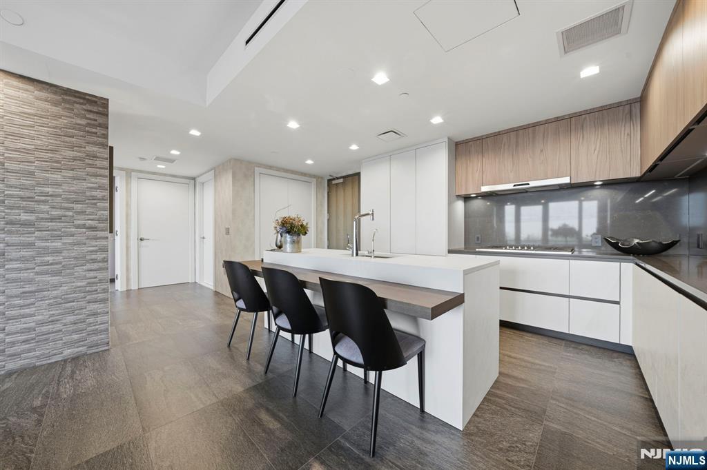 320 Adolphus Avenue #219