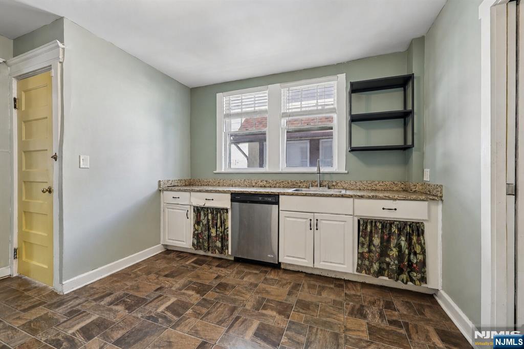 164 Dewitt Avenue