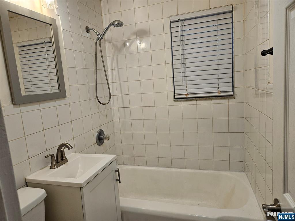 281 Marion Avenue — photo 9