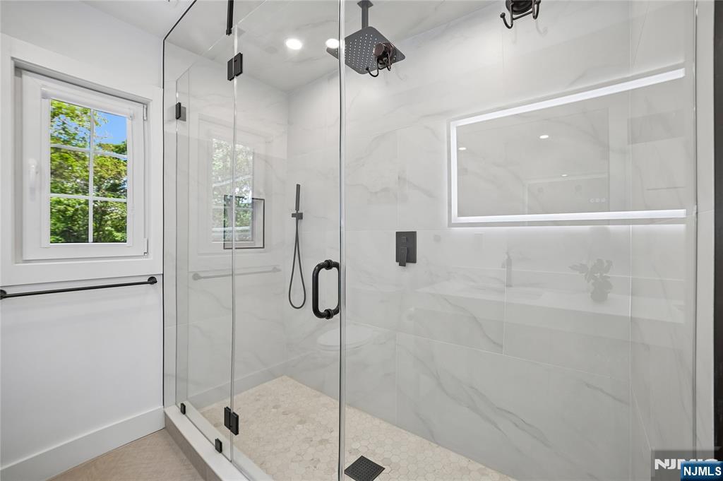36 Ivy Place — photo 23