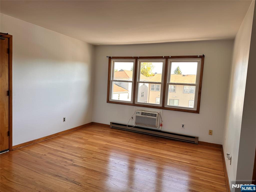 333 Green Avenue 6 - Photo 3
