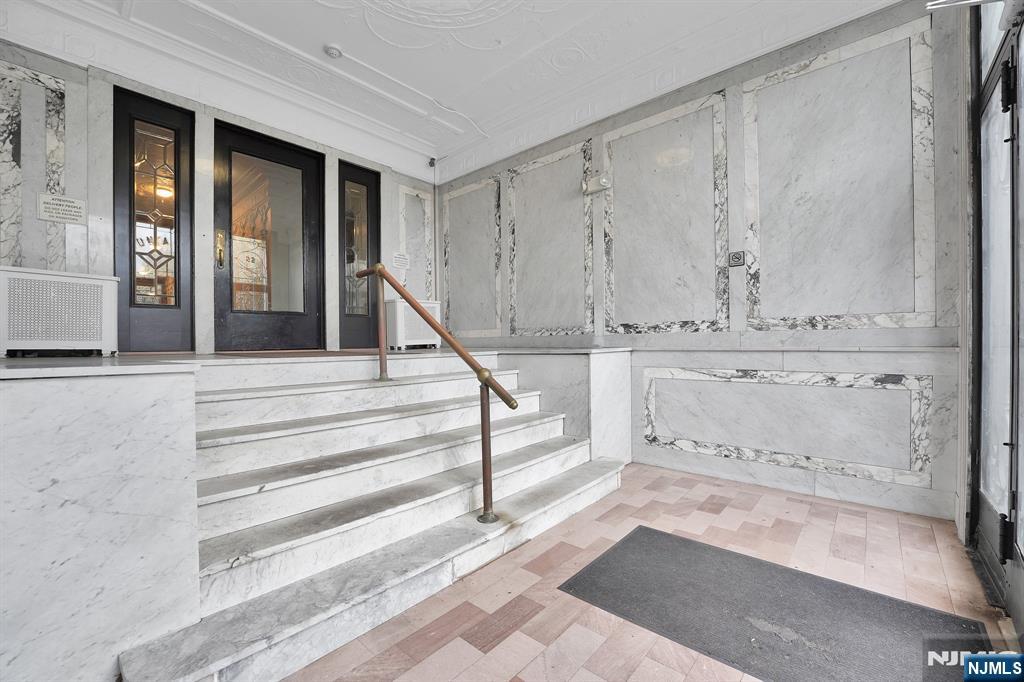 22 Saint Lukes Place A3 - Photo 3