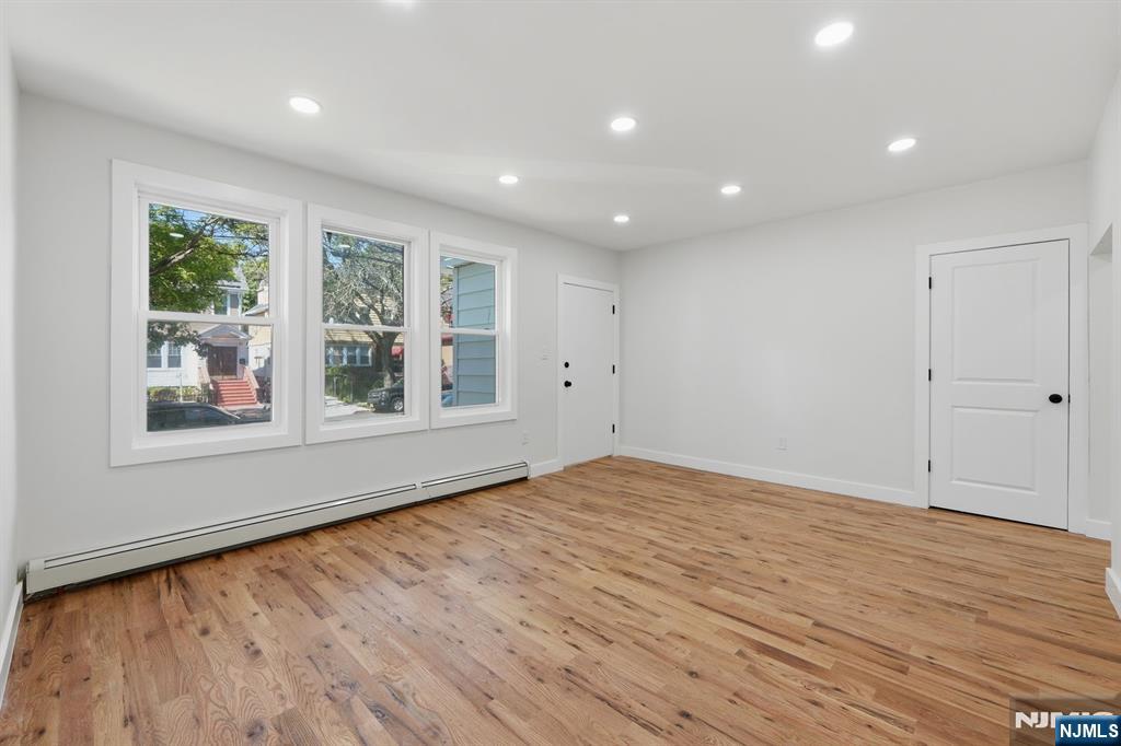 203-205 Hansbury - Photo 4
