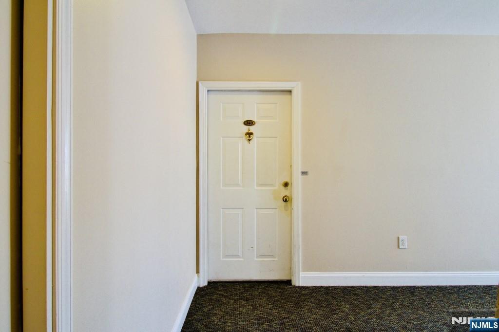 340 The Promenade - Photo 5