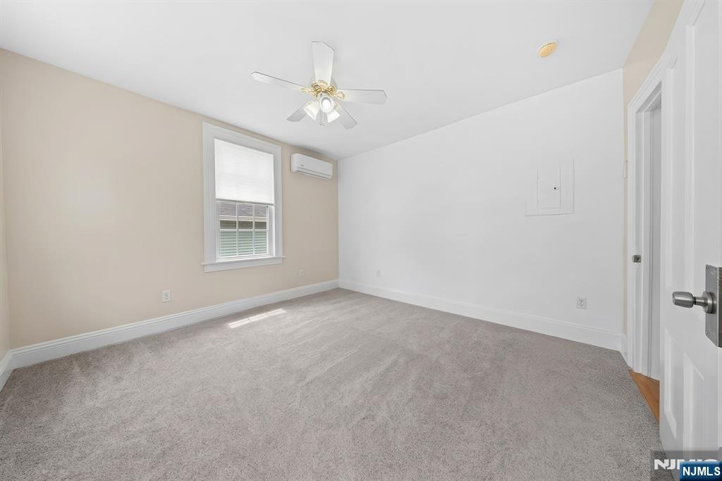 566 2nd Street — photo 31
