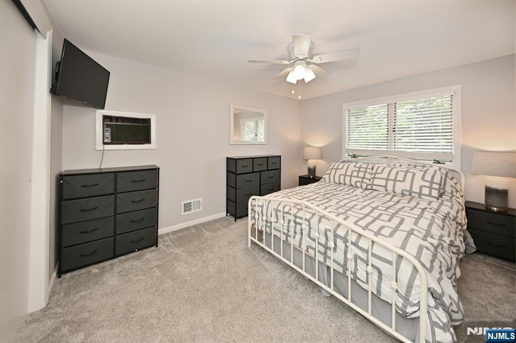 2nd large bedroom
