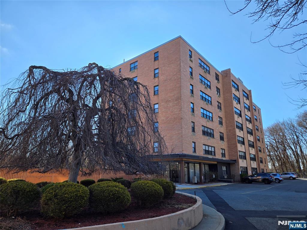 2348 Linwood Ave #3L, Fort Lee, NJ 07024