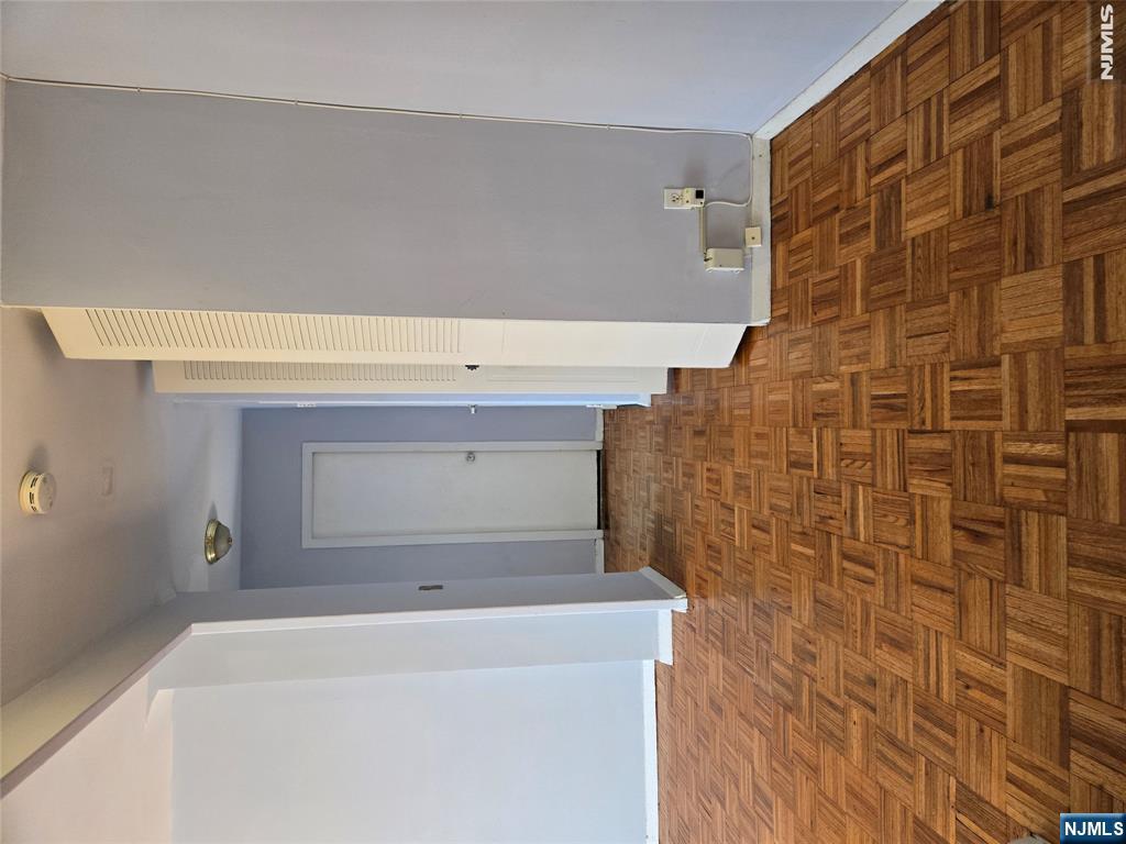 2348 Linwood Avenue 3L - Photo 4