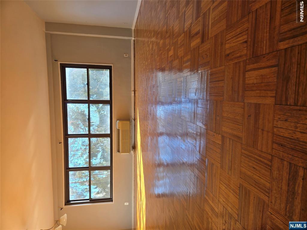 2348 Linwood Avenue 3L - Photo 5