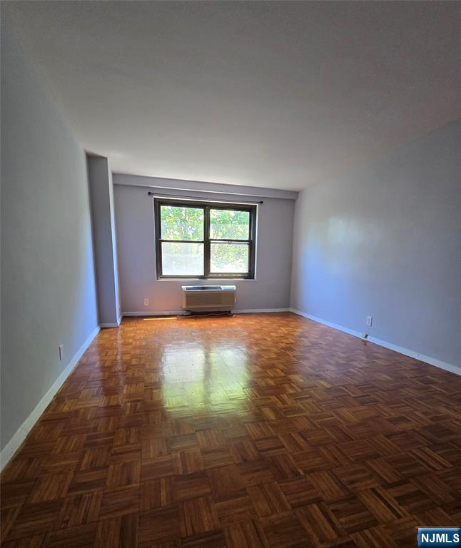 2348 Linwood Avenue #3L