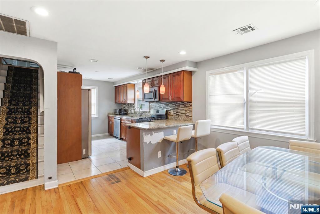 246 E 2nd Avenue - Photo 5