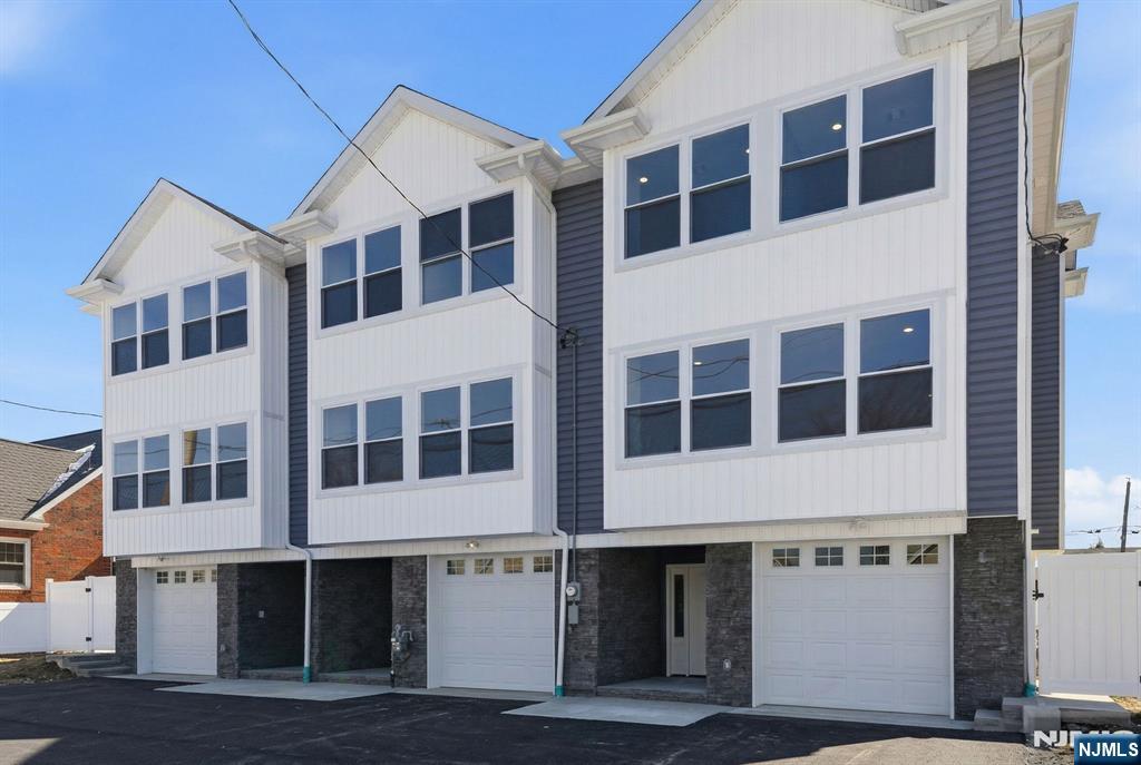 60 Dewitt Street B - Photo 1