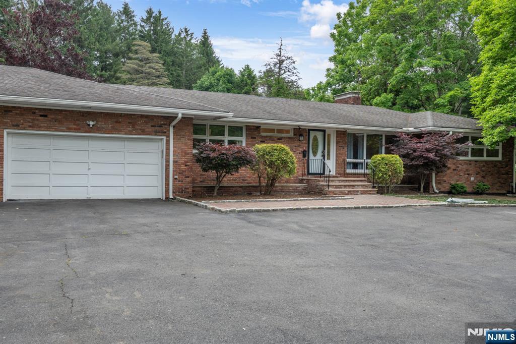 Homes for sale in Roxbury Township, NJ | 20 Conkling Rd, Roxbury Township, NJ 07836 | MLS# 26020320