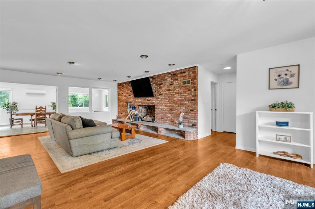 Homes for sale in Roxbury Township, NJ | 20 Conkling Rd, Roxbury Township, NJ 07836 | MLS# 26020320
